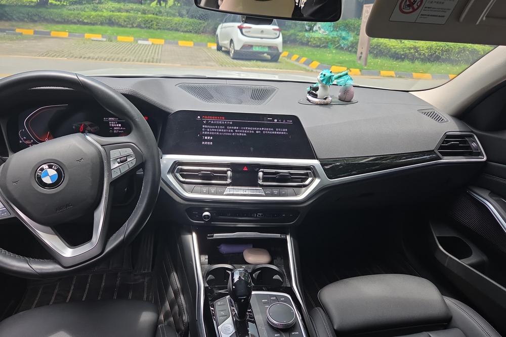 BMW 3 Series 2019 #9 BMW 3 Series 2019 car image #9