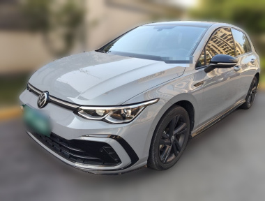 Volkswagen Golf 2023 immagine di auto 