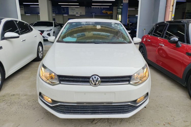 Volkswagen Polo 2017 car image #3