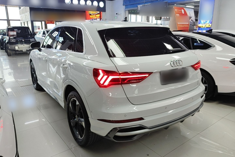 Audi Q3 2022 #5 Audi Q3 2022 صورة سيارة #5