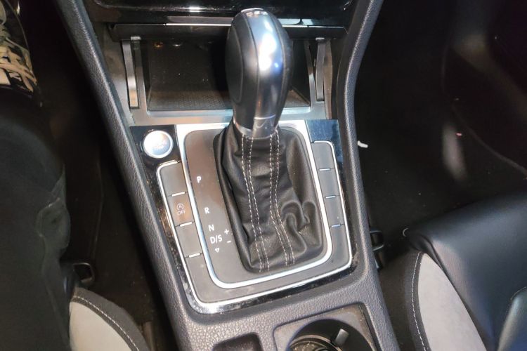 Volkswagen Golf 2018 immagine di auto #14