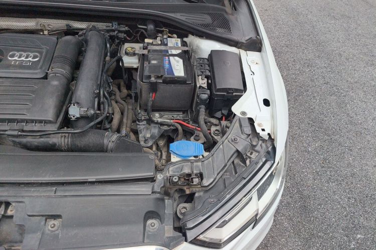 Audi A3 2019 immagine di auto #25
