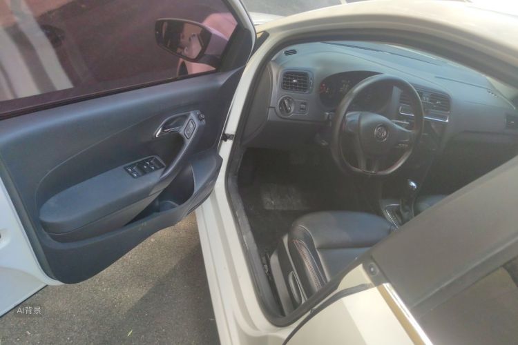 Volkswagen Polo 2017 car image #18