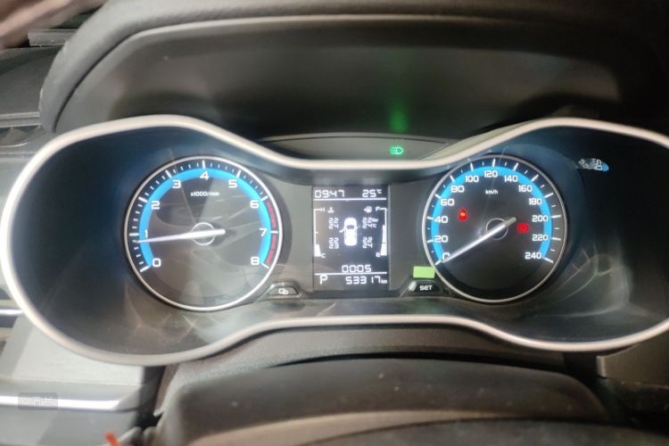 GEELY Emgrand 2021 car image #13