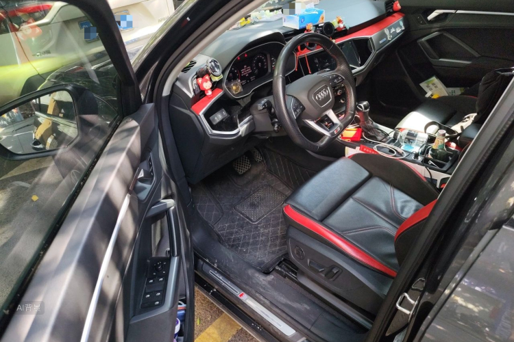 Audi Q3 2021 car image #18