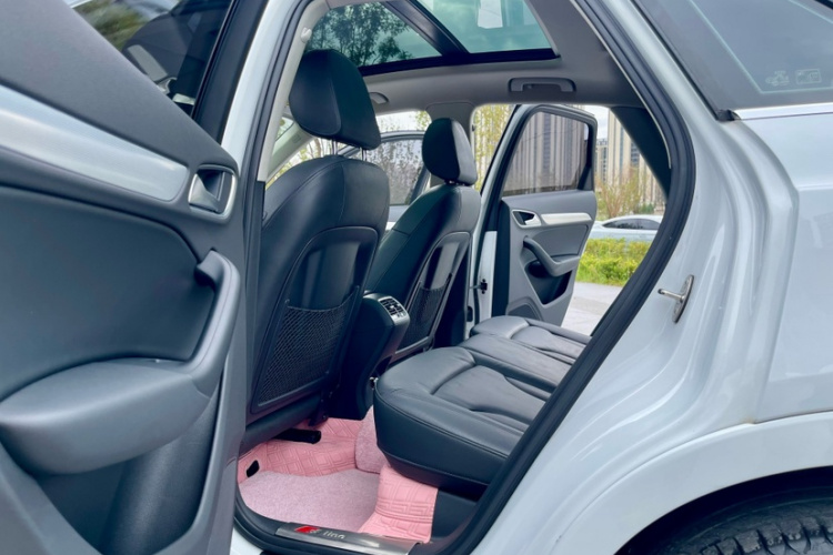 Audi Q3 2016 immagine di auto #26
