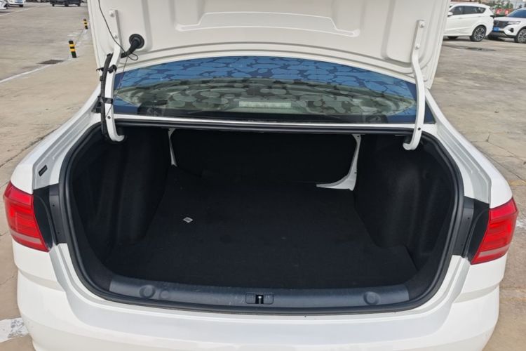 Volkswagen Lavida 2018 car image #19