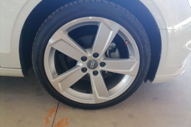 Audi A3 2019 immagine di auto #9