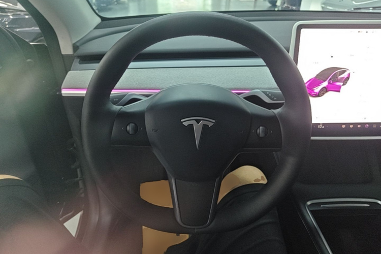 Tesla Model Y 2024 #15 Tesla Model Y 2024 car image #15