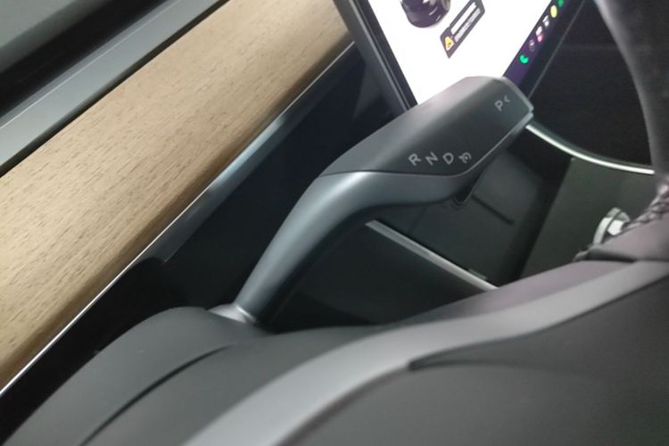 Tesla Model 3 2020 imagem de carro #18