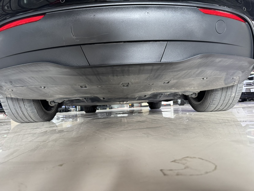 Tesla Model Y 2022 car image #16