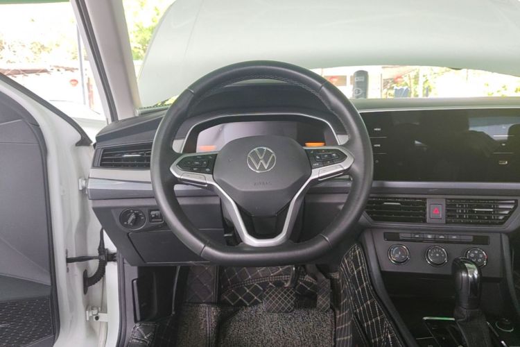 Volkswagen Bora 2024 car image #11