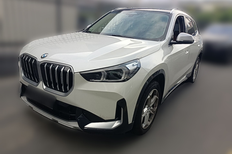 BMW X1 2023 car image #2