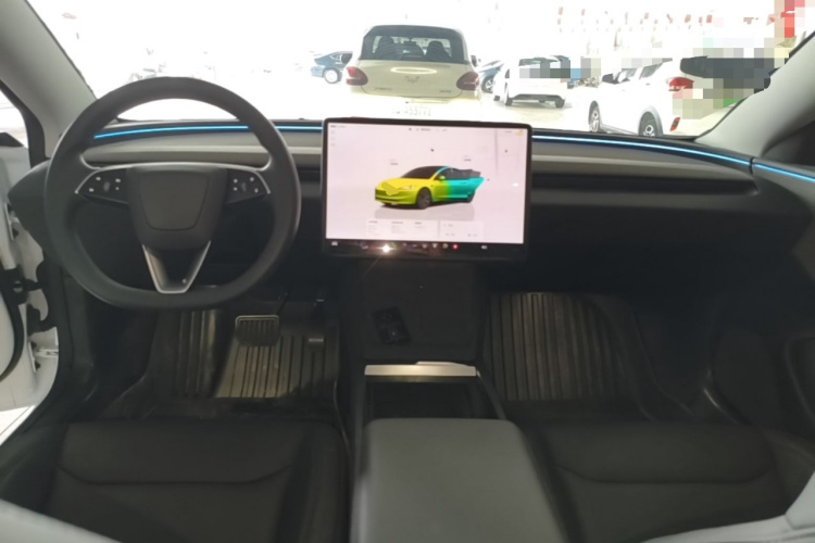 Tesla Model 3 2025 immagine di auto #10