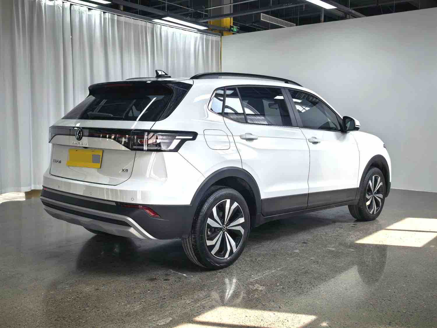 Volkswagen Tharu 2025 car image #6