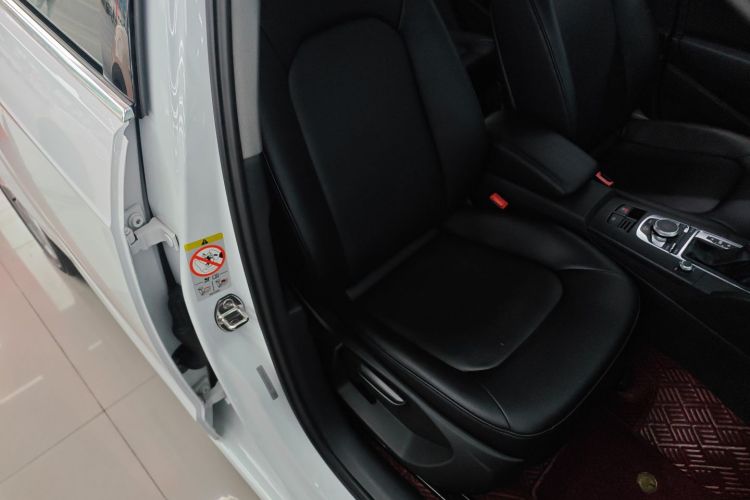Audi A3 2019 car image #22