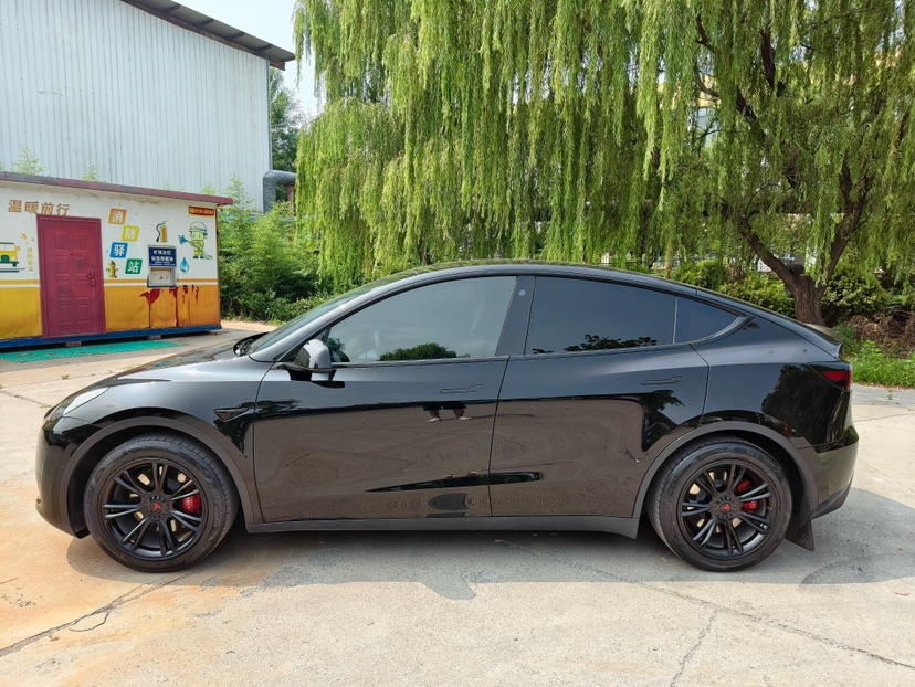 Tesla Model Y 2022 #5 Tesla Model Y 2022 car image #5