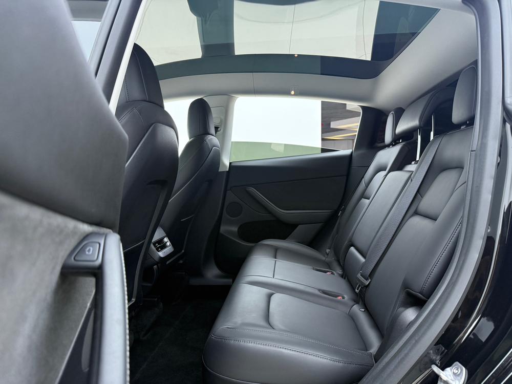 Tesla Model Y 2021 #20 Tesla Model Y 2021 car image #20
