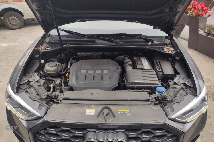 Audi Q3 2022 car image #17