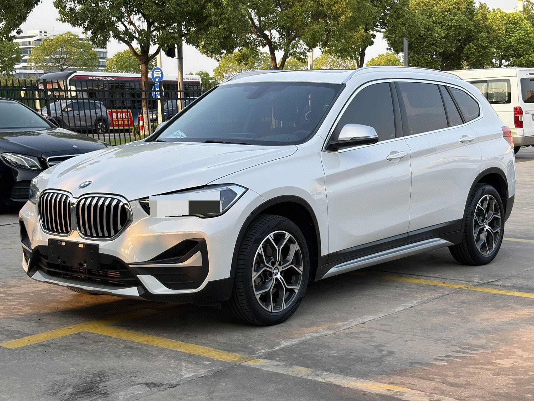 BMW X1 2022 BMW X1 2022 car image