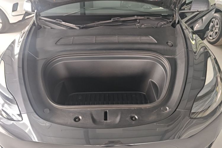 Tesla Model Y 2024 #20 Tesla Model Y 2024 car image #20