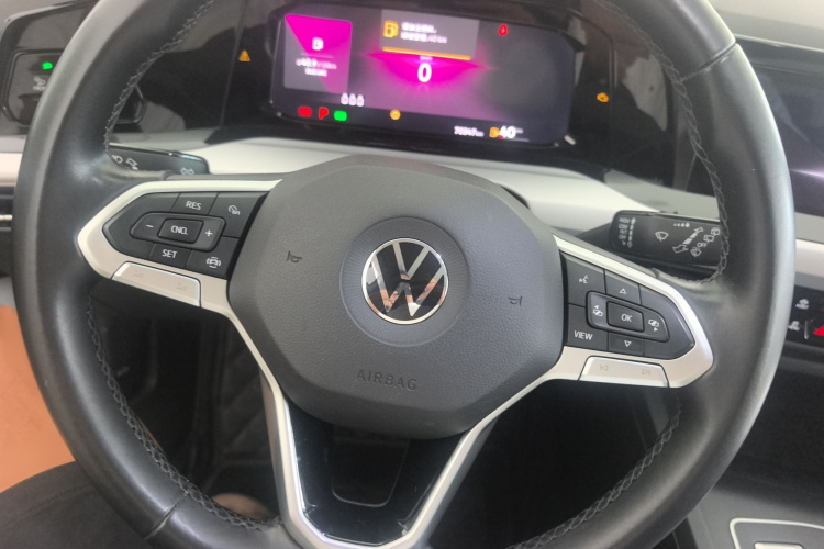 Volkswagen Golf 2021 car image #19