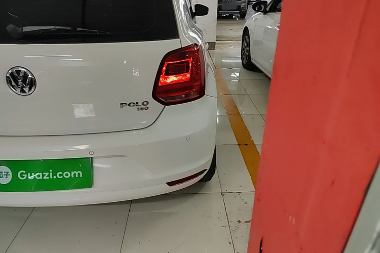 Volkswagen Polo 2017 car image #8