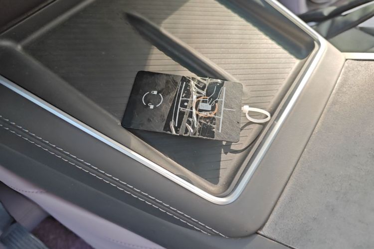 Tesla Model Y 2025 car image #9