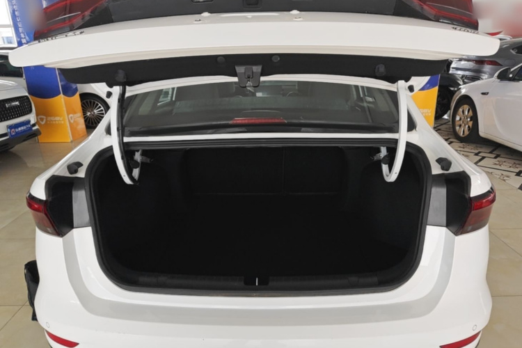 GEELY Emgrand 2021 car image #19
