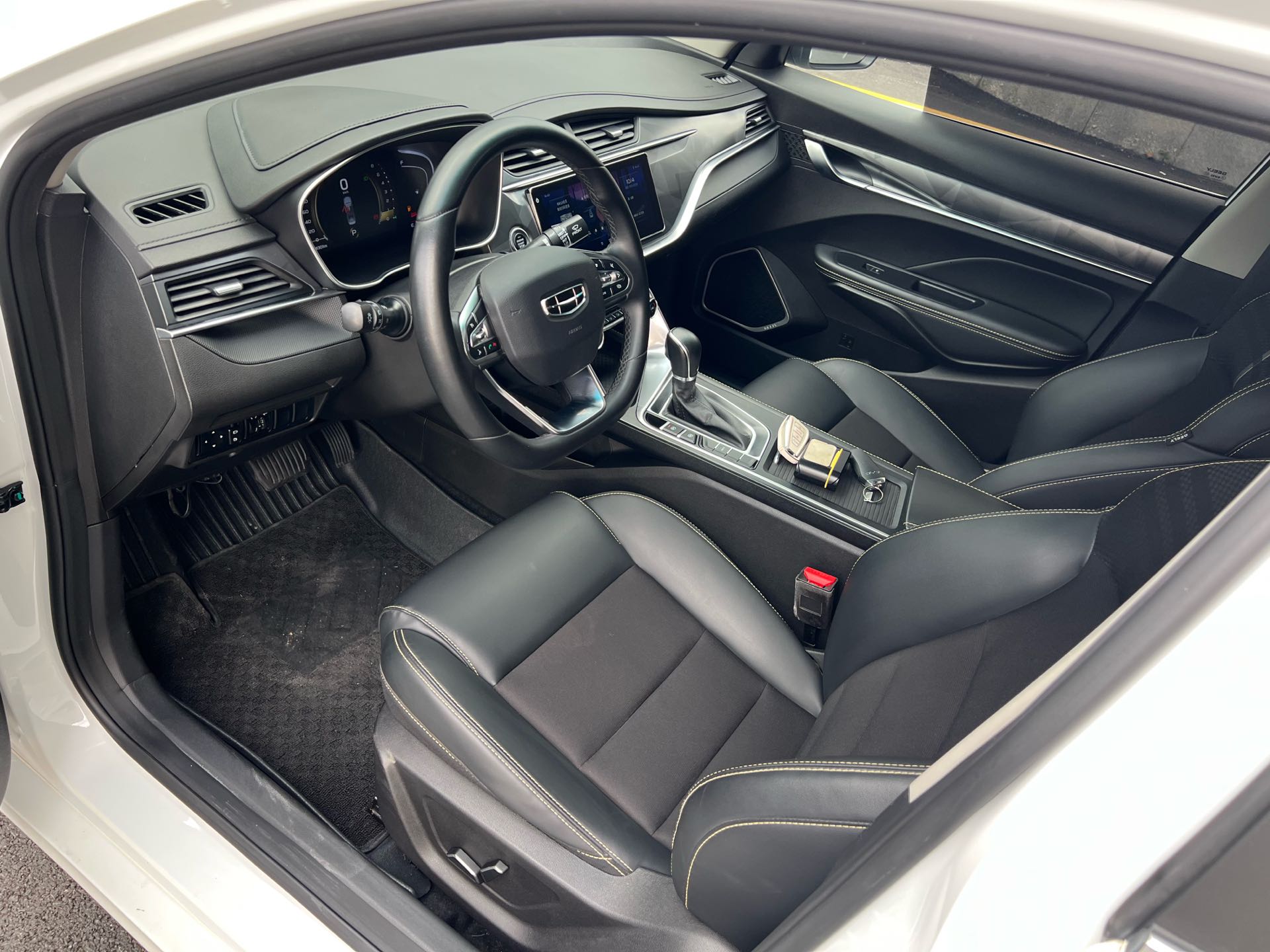 GEELY Binray 2021 car image #8