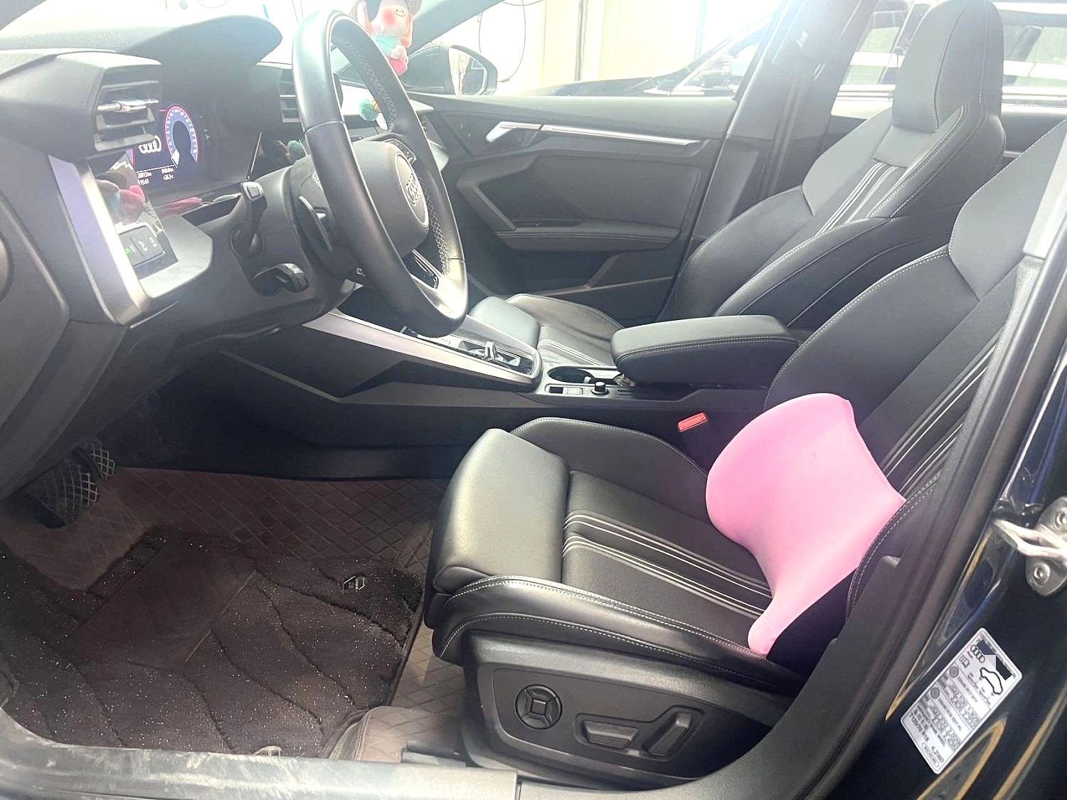 2023 car image #4