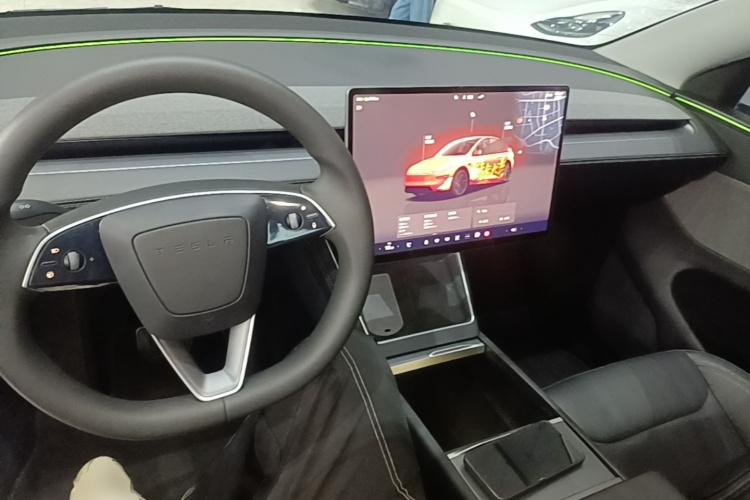 Tesla Model Y 2025 #10 Tesla Model Y 2025 car image #10