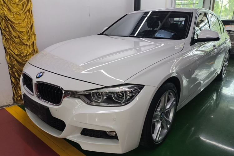 BMW 3 Series 2019 #2 BMW 3 Series 2019 car image #2