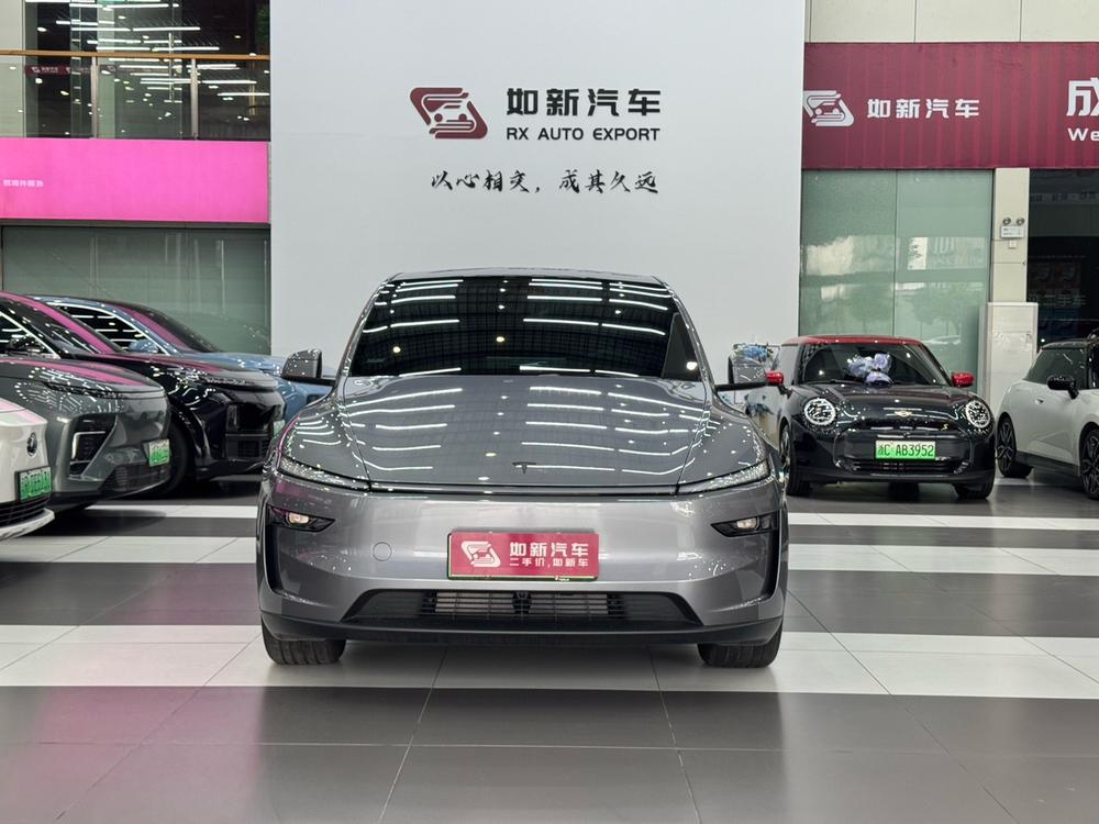 Tesla Model Y 2026 #2 Tesla Model Y 2026 car image #2