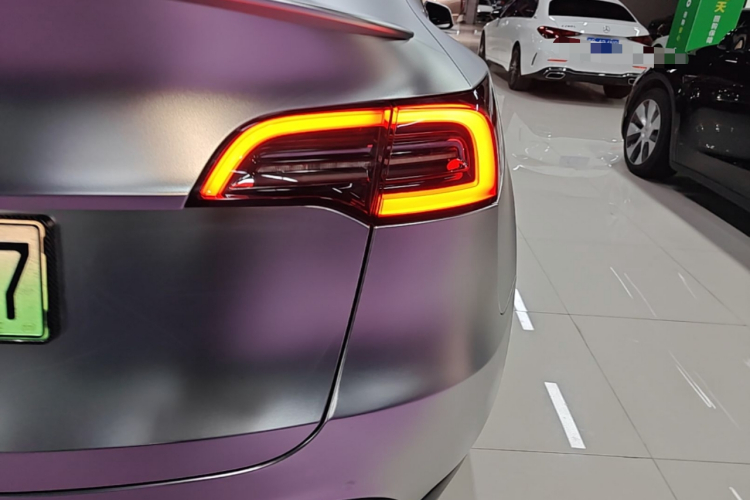 Tesla Model Y 2022 car image #8