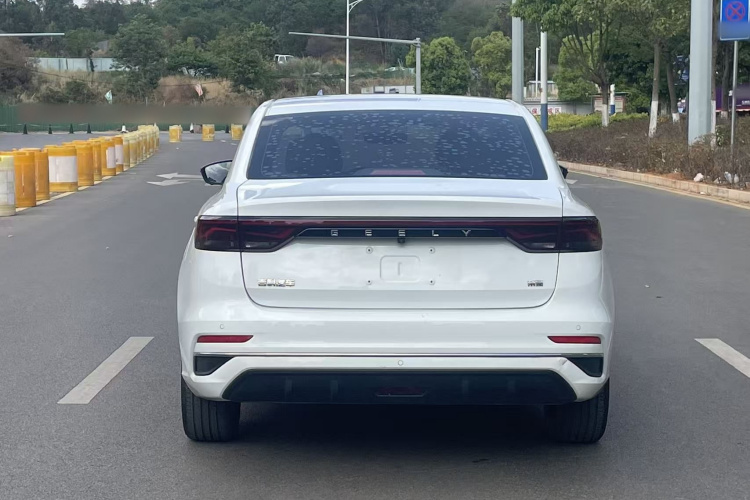 GEELY Emgrand 2022 изображение автомобиля #11