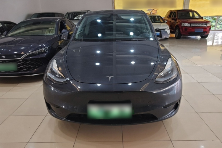 Tesla Model Y 2024 #3 Tesla Model Y 2024 car image #3