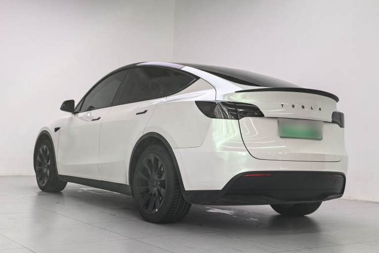 Tesla Model Y 2023 #8 Tesla Model Y 2023 car image #8