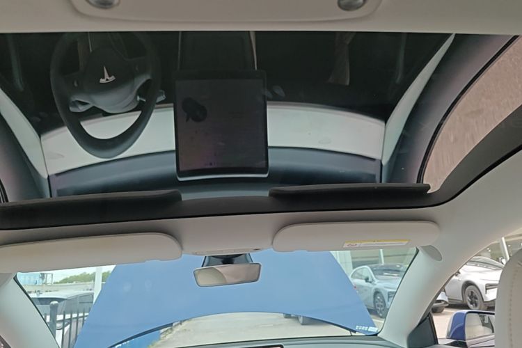Tesla Model 3 2021 car image #18