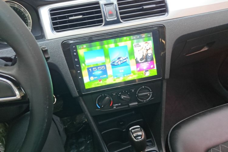 Skoda Rapid 2018 image de voiture #13