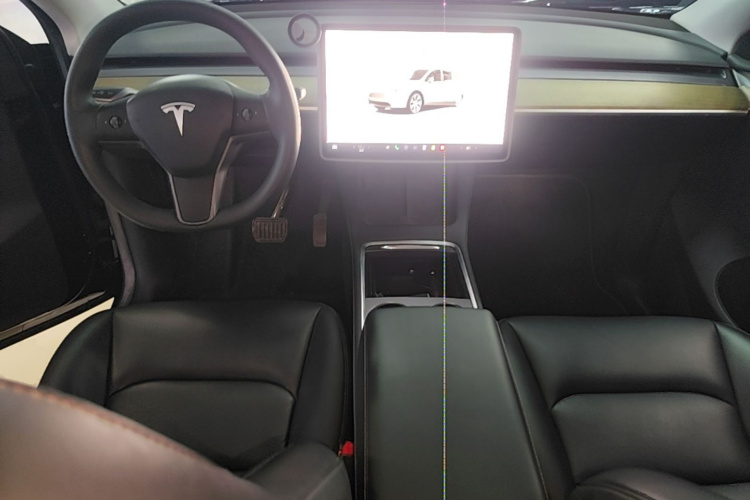 Tesla Model Y 2023 car image #10
