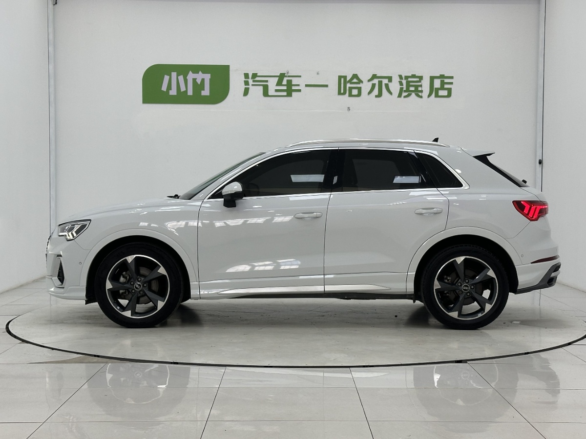 Audi Q3 2021 صورة سيارة #4