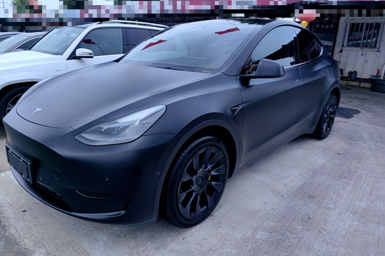 Tesla Model Y 2022 car image #2