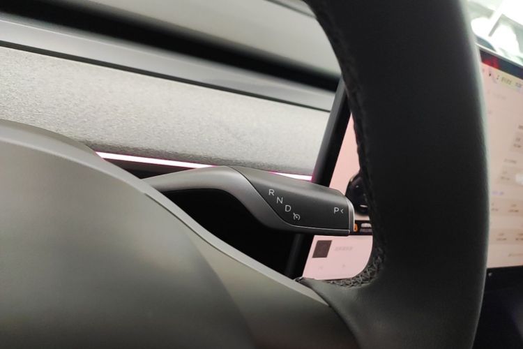 Tesla Model Y 2024 car image #14