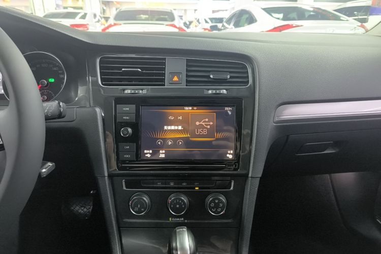 Volkswagen Golf 2019 #17 Volkswagen Golf 2019 car image #17