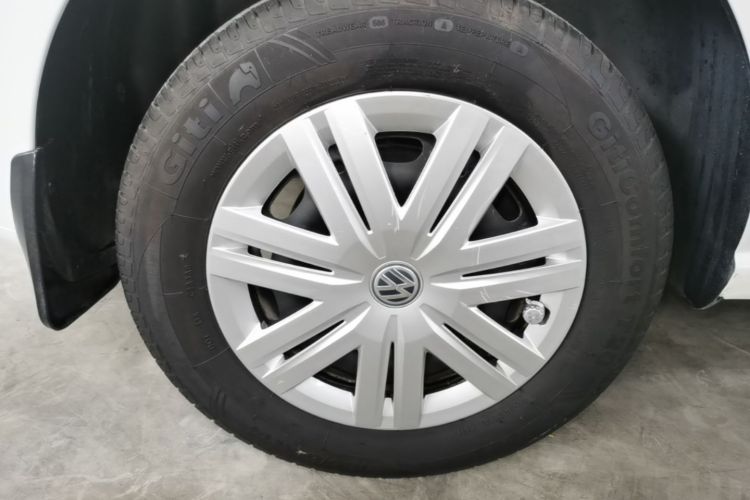 Volkswagen Polo 2017 car image #10