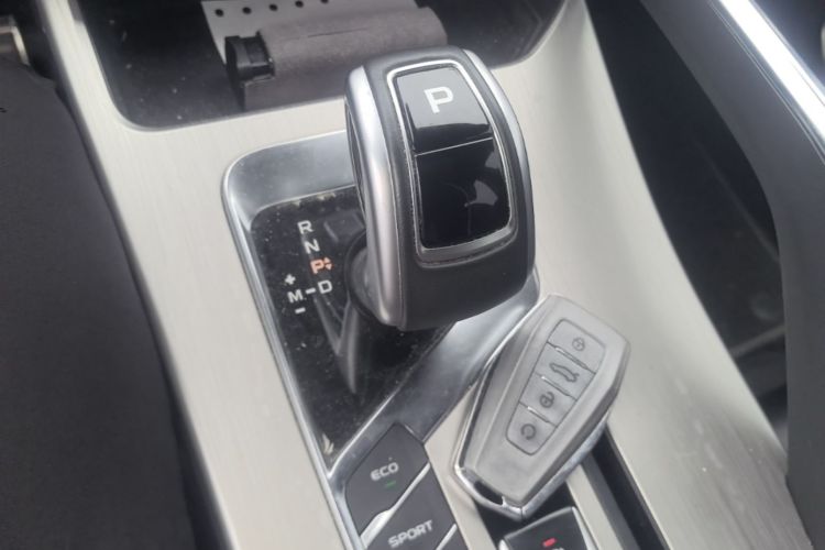 GEELY Coolray 2019 immagine di auto #18