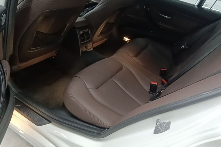 BMW 3 Series 2019 #17 BMW 3 Series 2019 car image #17