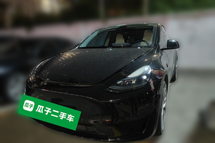Tesla Model Y 2022 car image #2