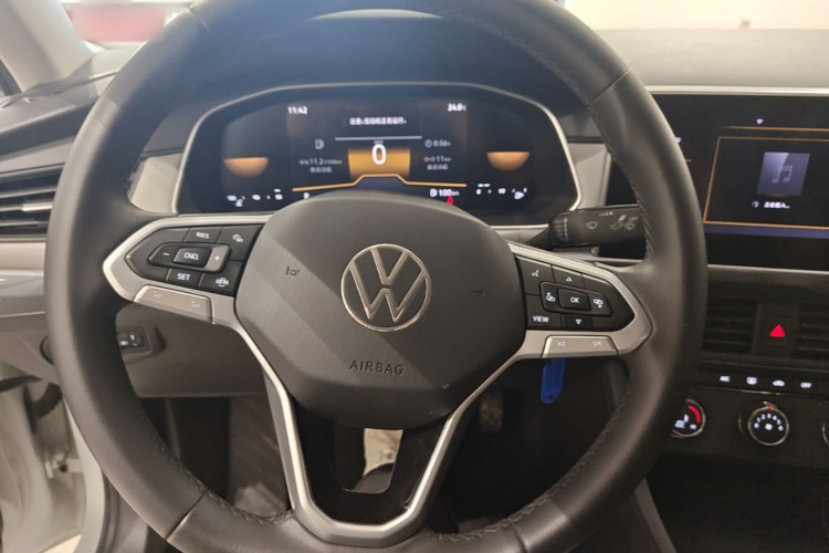 Volkswagen Bora 2024 car image #11